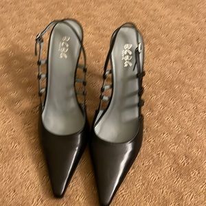 BCBG Navy Slingbacks (great condition)